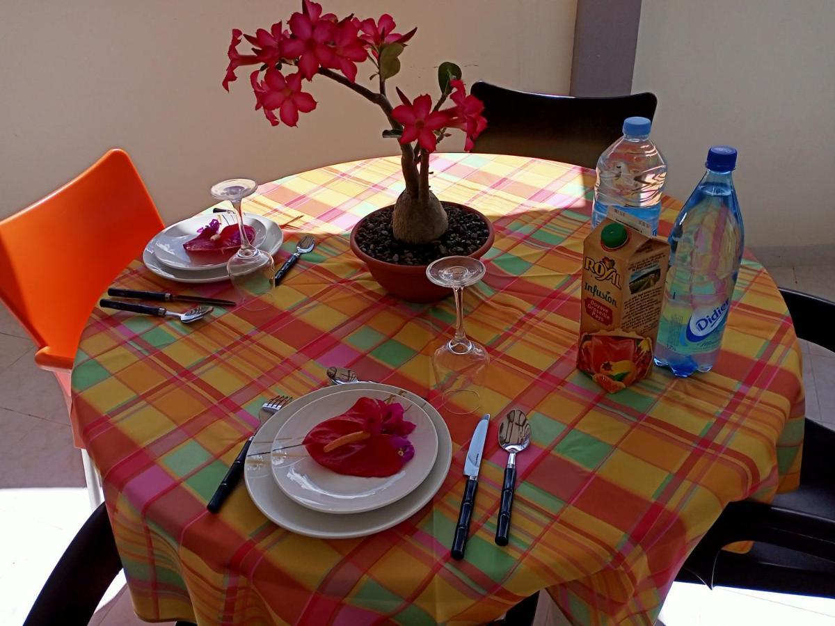 Paradis Cache - Confort Terrasse - Kybo Karaib Location - Pkg - Mtgne Sainte-Marie Zewnętrze zdjęcie